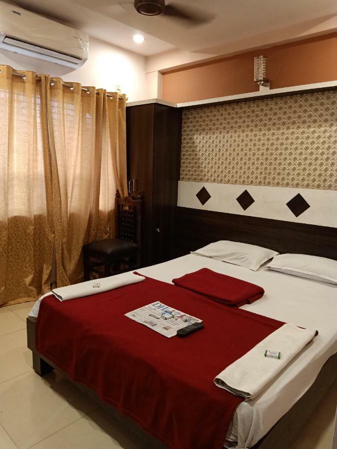 Hotel Sangeeth Lodging マイソール エクステリア 写真